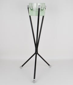 Aschenbecher Vide Poche Beistelltisch aus Metall und Glas aus der Jahrhundertmitte, um 1960