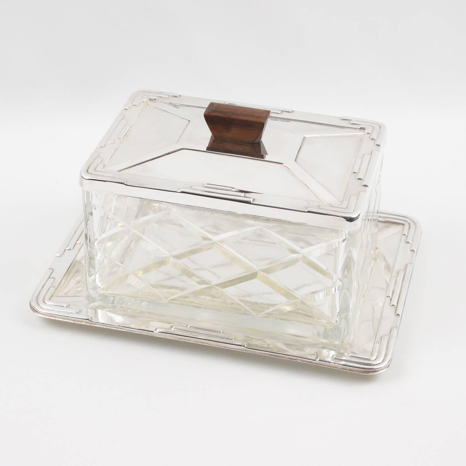 Elegant vintage French Art Deco silver plate and crystal decorative cookie box by Silversmith Rondeau, Paris, circa 1930s. Modernist Minimalist design with metal tray holder base and lid, ornate with geometric detailing. Crystal cut insert bowl with