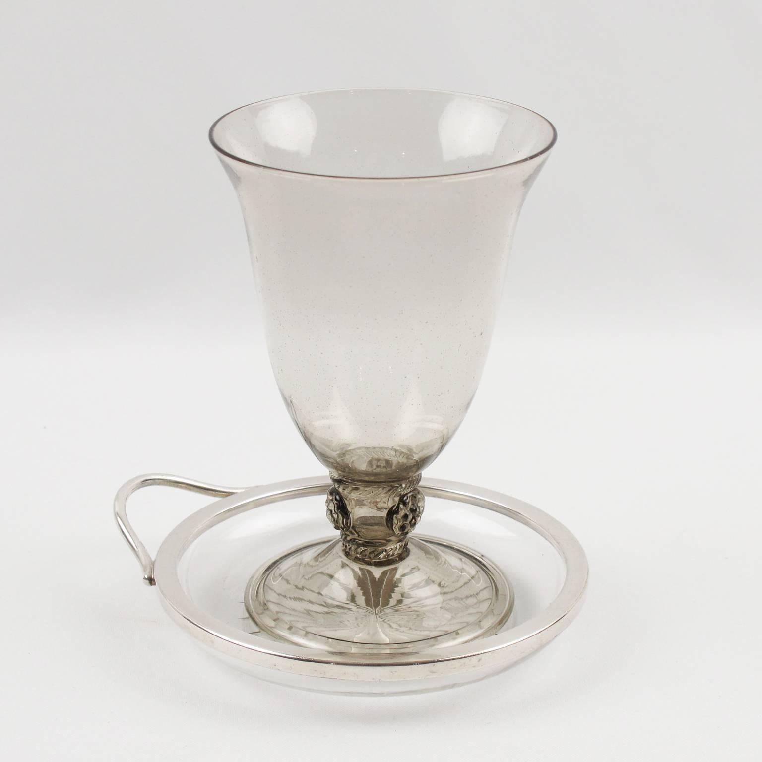 Art Deco Barware Serving Set of 8 Coasters in Silver Plate & Crystal circa 1930s In Excellent Condition In Atlanta, GA
