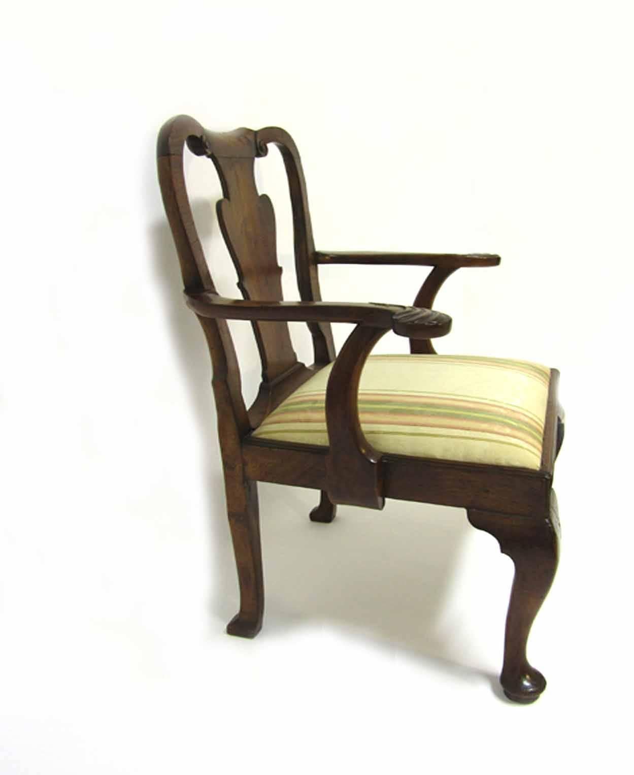 English 18th Century George I Period Carved Walnut Armchair For Sale