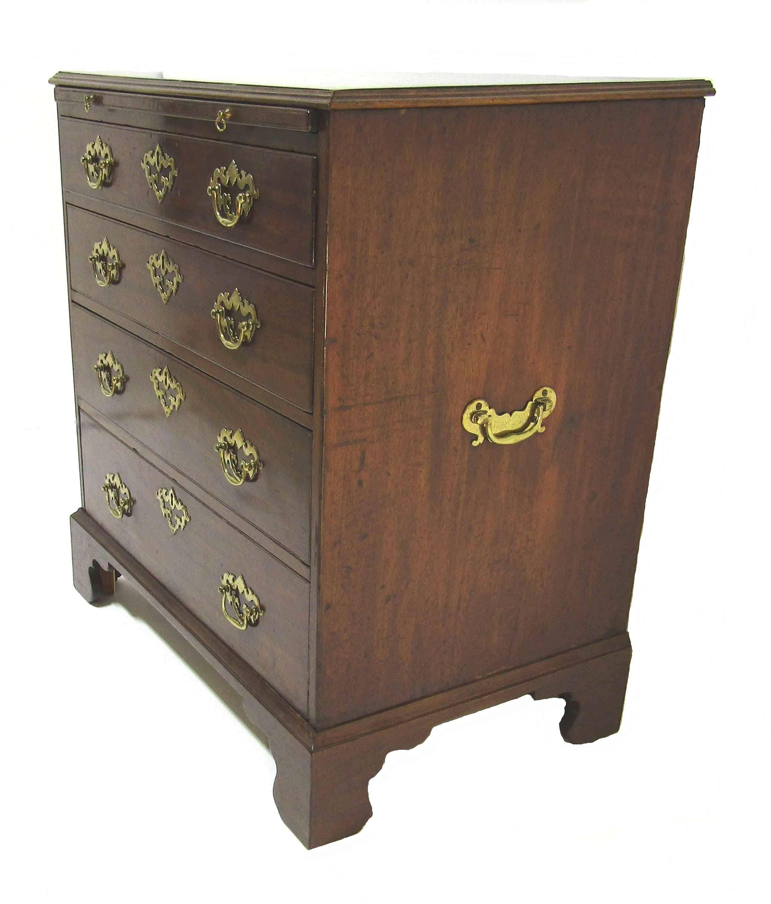 Fine Antique English George III Period Chippendale Mahogany Bachelor's Chest In Good Condition For Sale In Houston, TX