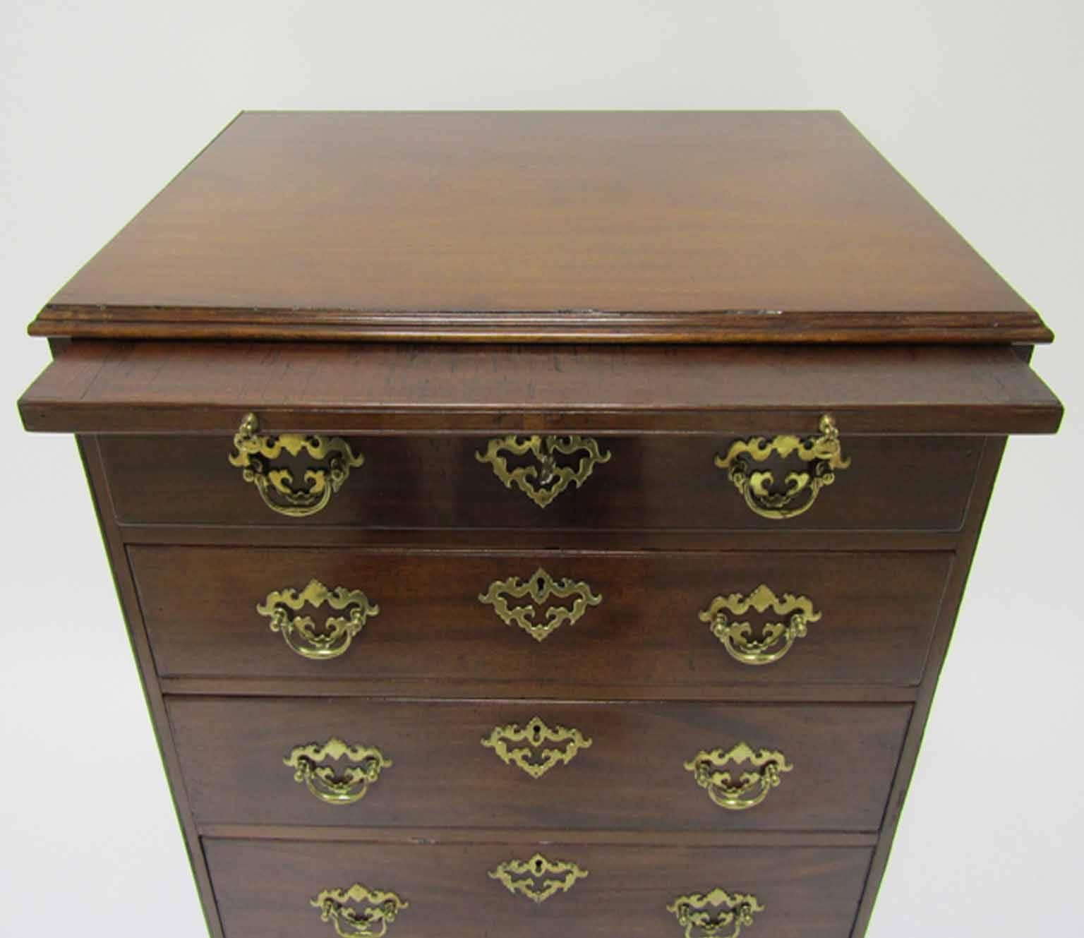 Fine Antique English George III Period Chippendale Mahogany Bachelor's Chest For Sale 2