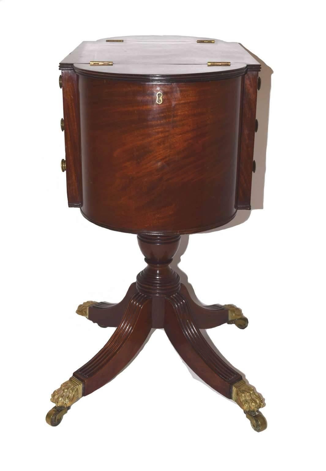 19th Century Antique American Federal Period Mahogany Side Table, circa 1810 For Sale