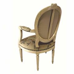 Fine Pair of Antique French Louis XVI Period Carved Fauteuil en Cabriolets