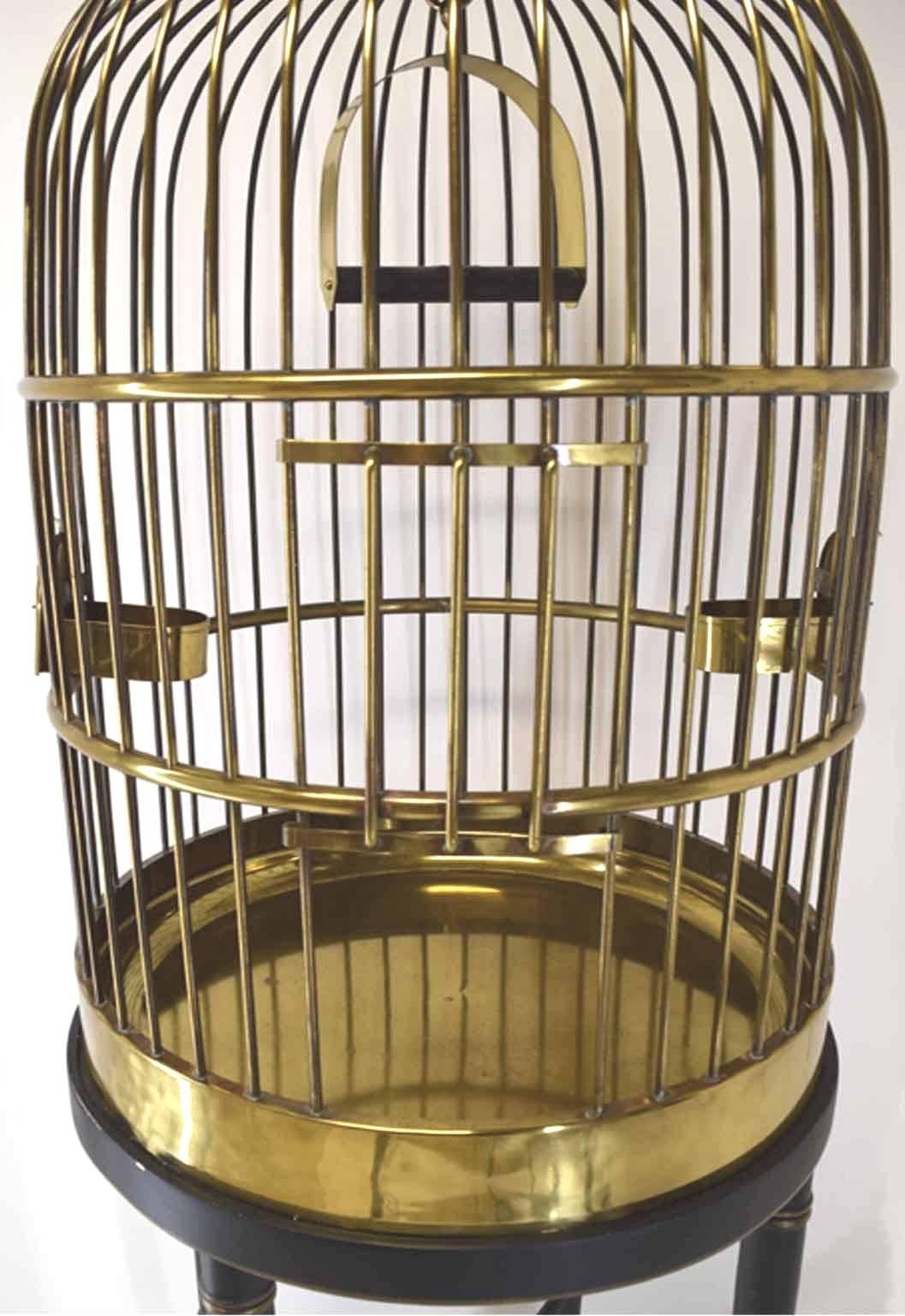 Victorian Pair of Decorative Antique English Rolled Brass Wire Parrot Cages, circa 1845 For Sale