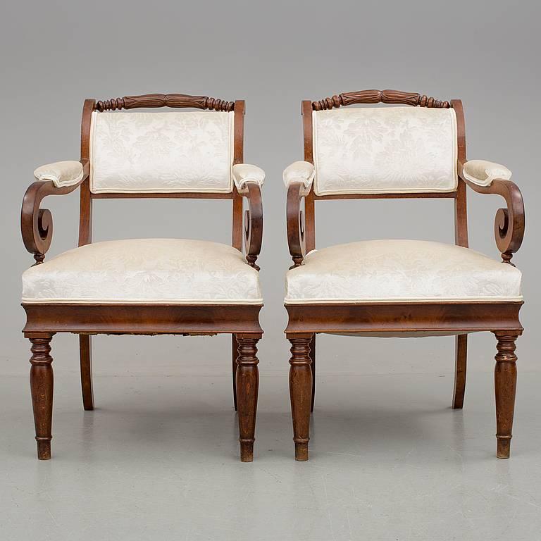 Pair of Russian or Baltic armchairs in mahogany. Upholstered in designers guild. High quality pair.

We ship worldwide, please contact us for best shipping price.