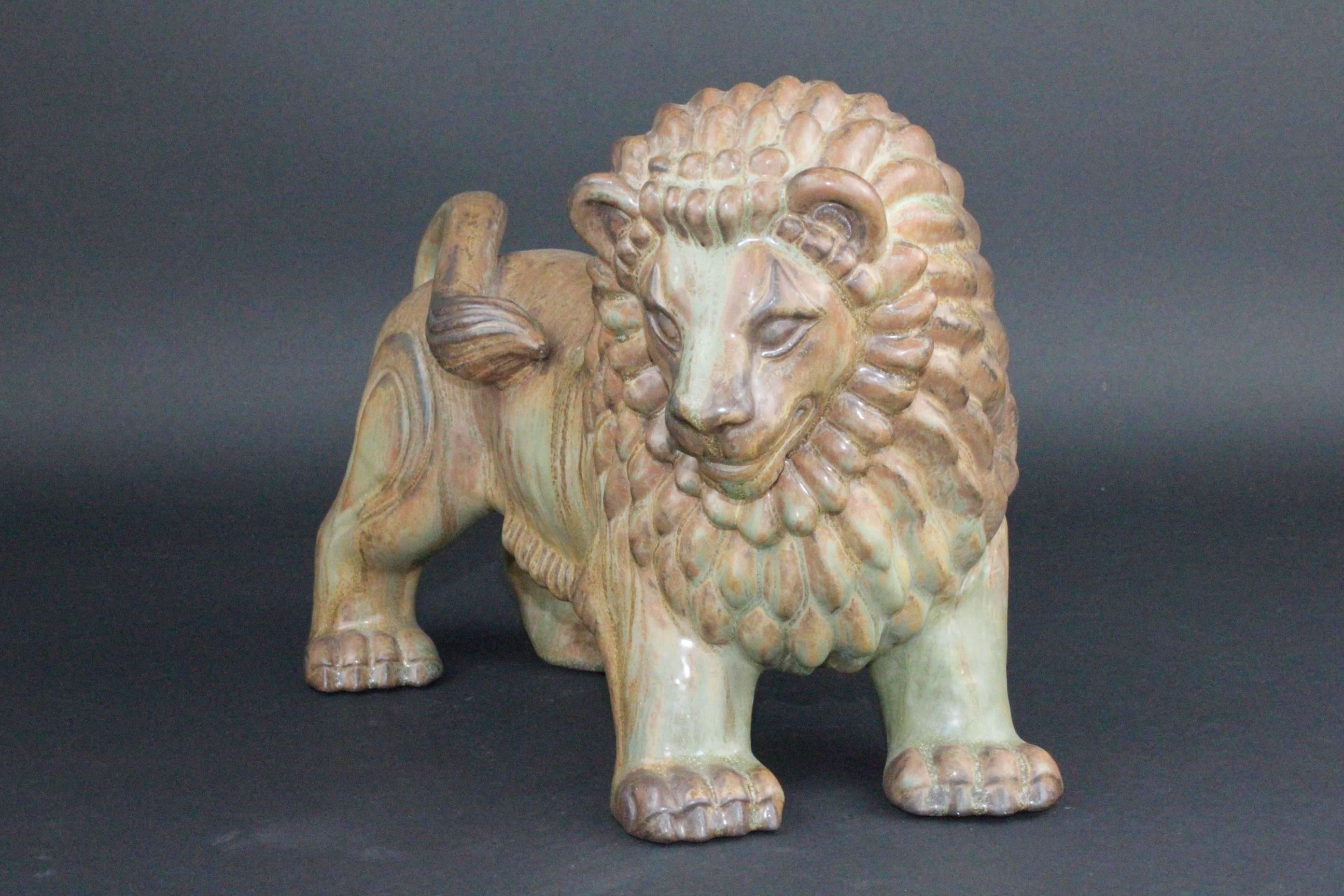 lion ceramic