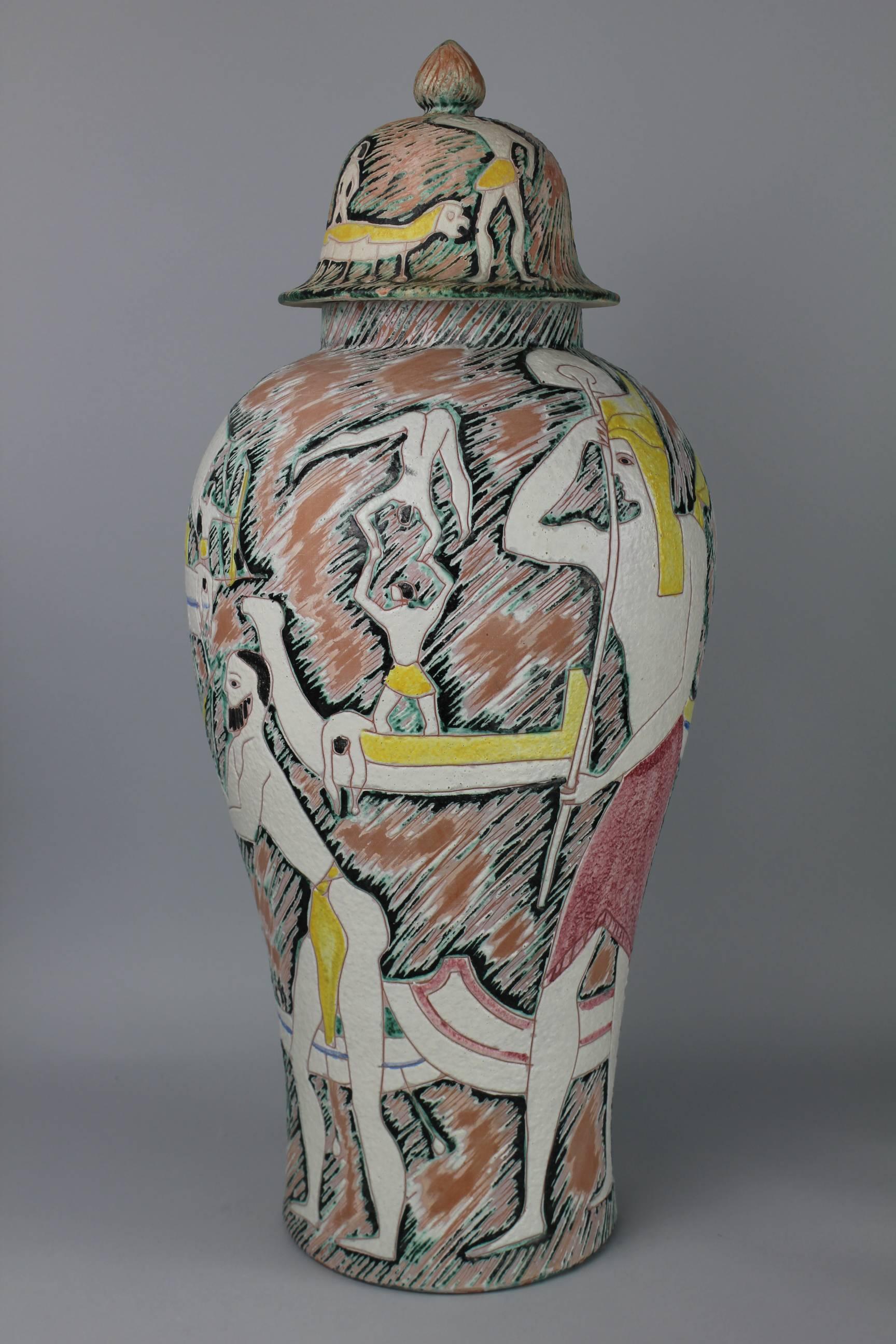 Paire monumentale de vases Sgraffiti étrusques Marcello Fantoni avec couvercles en vente 1