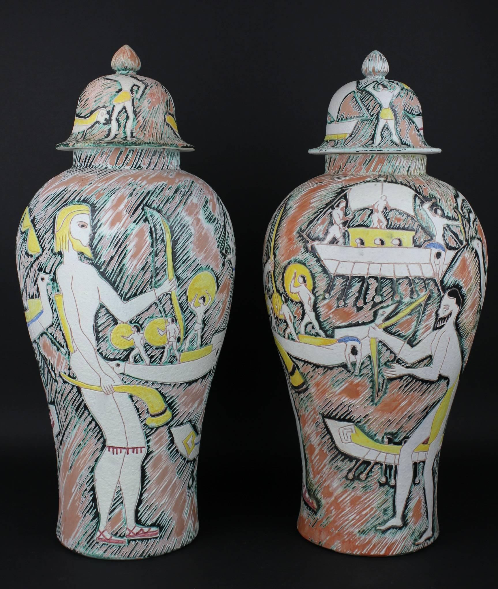 Moderne Paire monumentale de vases Sgraffiti étrusques Marcello Fantoni avec couvercles en vente