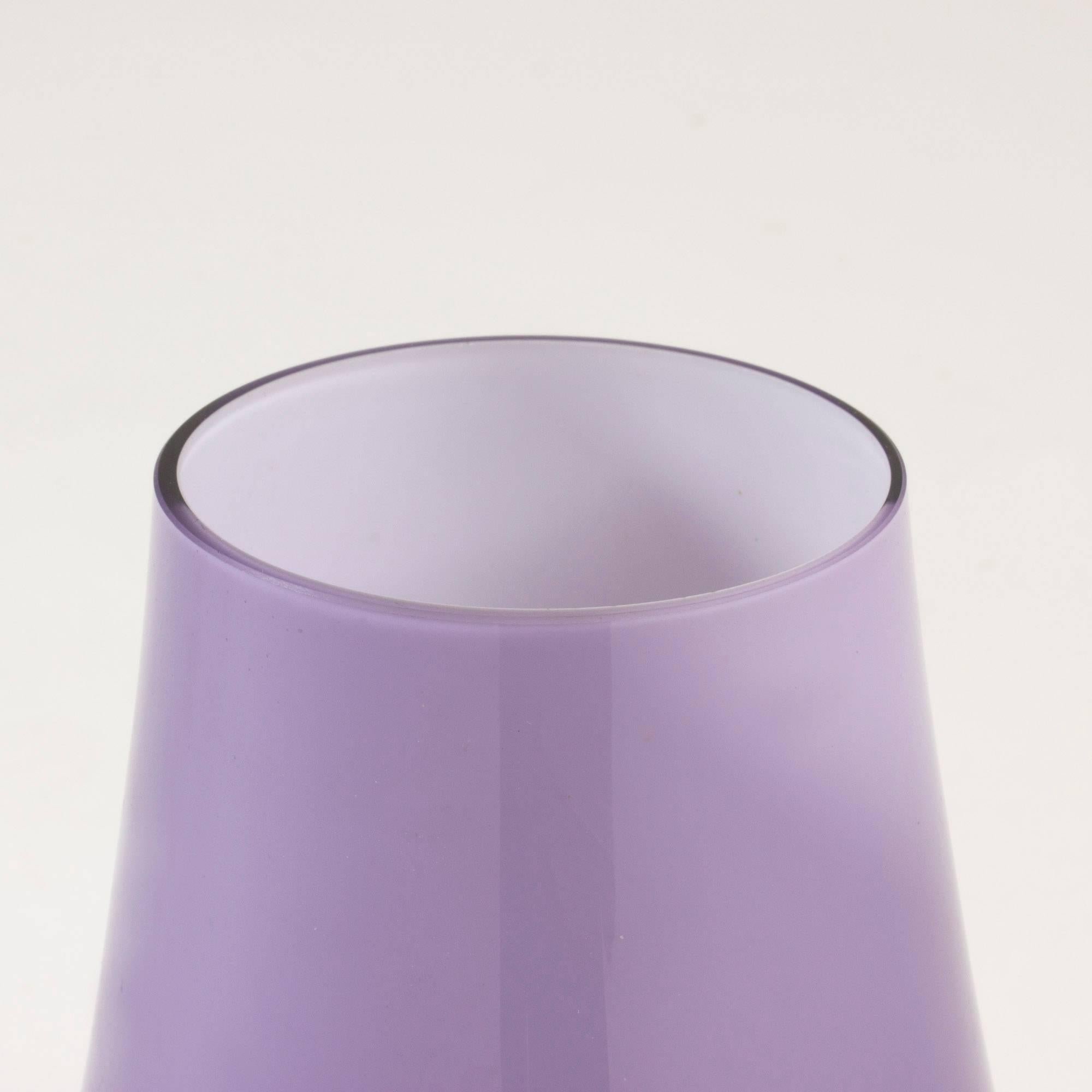 Purple Glass Table Lamp by Hans-Agne Jakobsson In Excellent Condition In Stockholm, SE