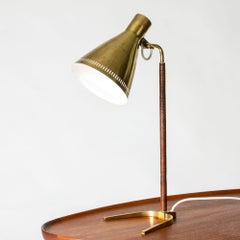 Lampe de table finlandaise de style « Midcentury Modern » conçue par Paavo Tynell, Taito Oy, Finlande, années 1950
