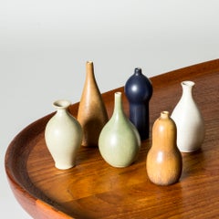 Vasi in gres in miniatura di Gunnar Nylund, Rörstrand, Svezia, anni ’40/’50