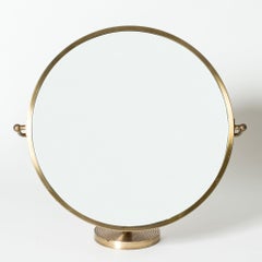 Miroir de table moderne suédois en laiton, par Josef Frank, Firma Svenskt Tenn, années 1940/1950
