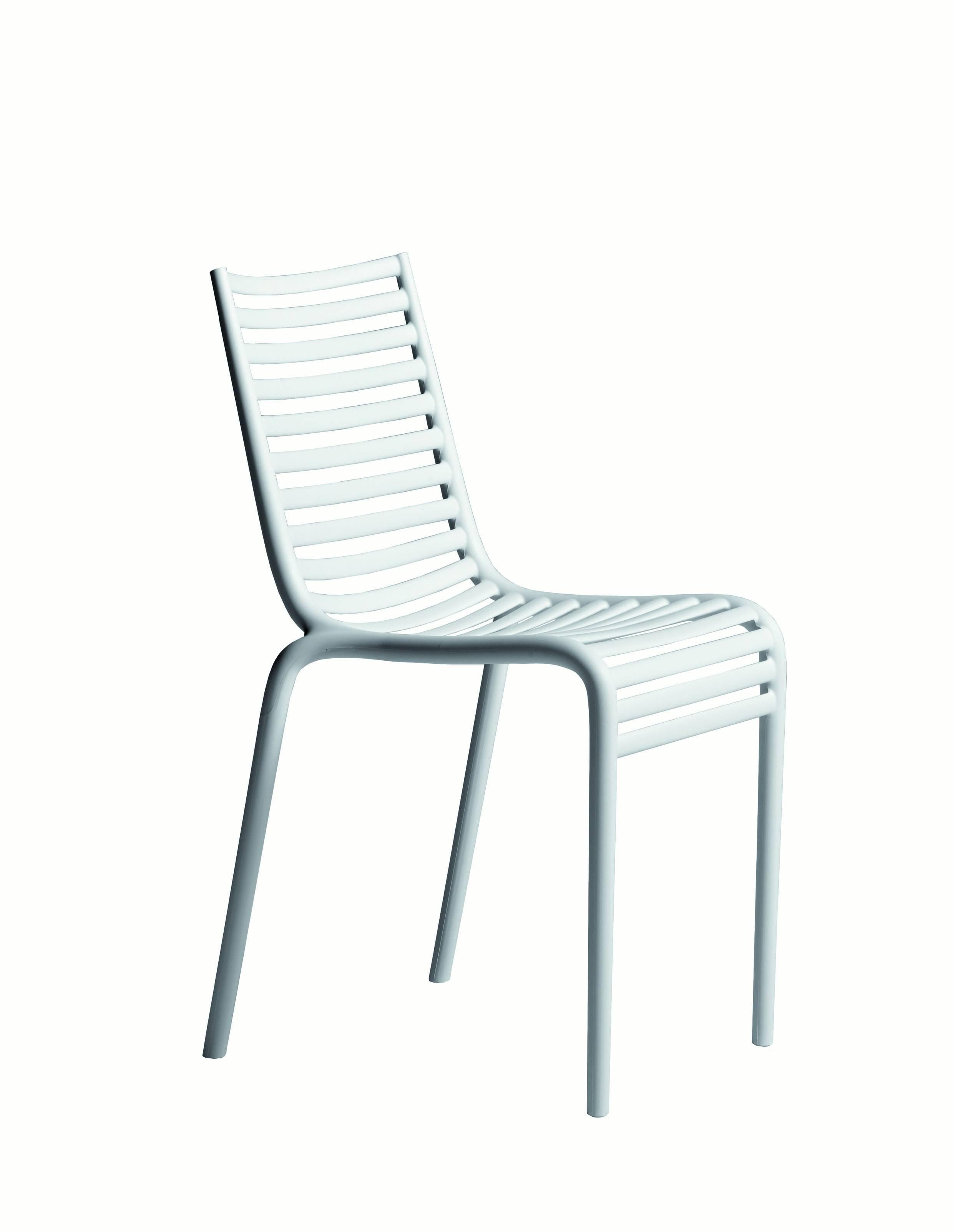 italien Chaise d'extérieur empilable « PIP-e » conçue par Philippe Starck pour Driade en vente