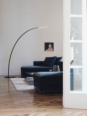 Lampada da terra in fibra di carbonio Yumi di Shigeru Ban per Fontana Arte