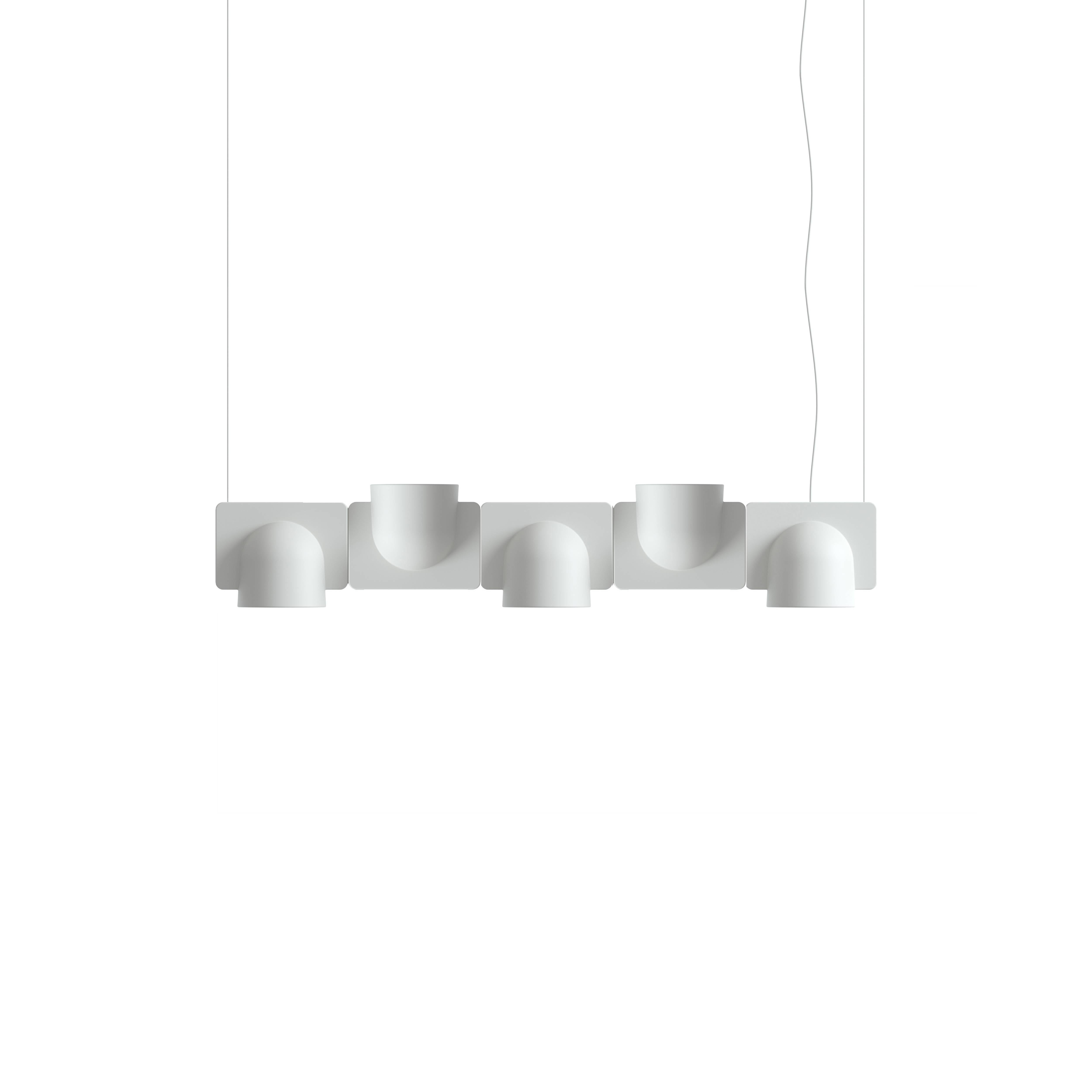 The Igloo system suspension lamp in techno polymer plastic designed by Studio Klass in 2014 and manufactured by Fontana Arte, 2017, represents the great innovation in the segment of hanging spotlights. It is a modular, self-supporting lighting
