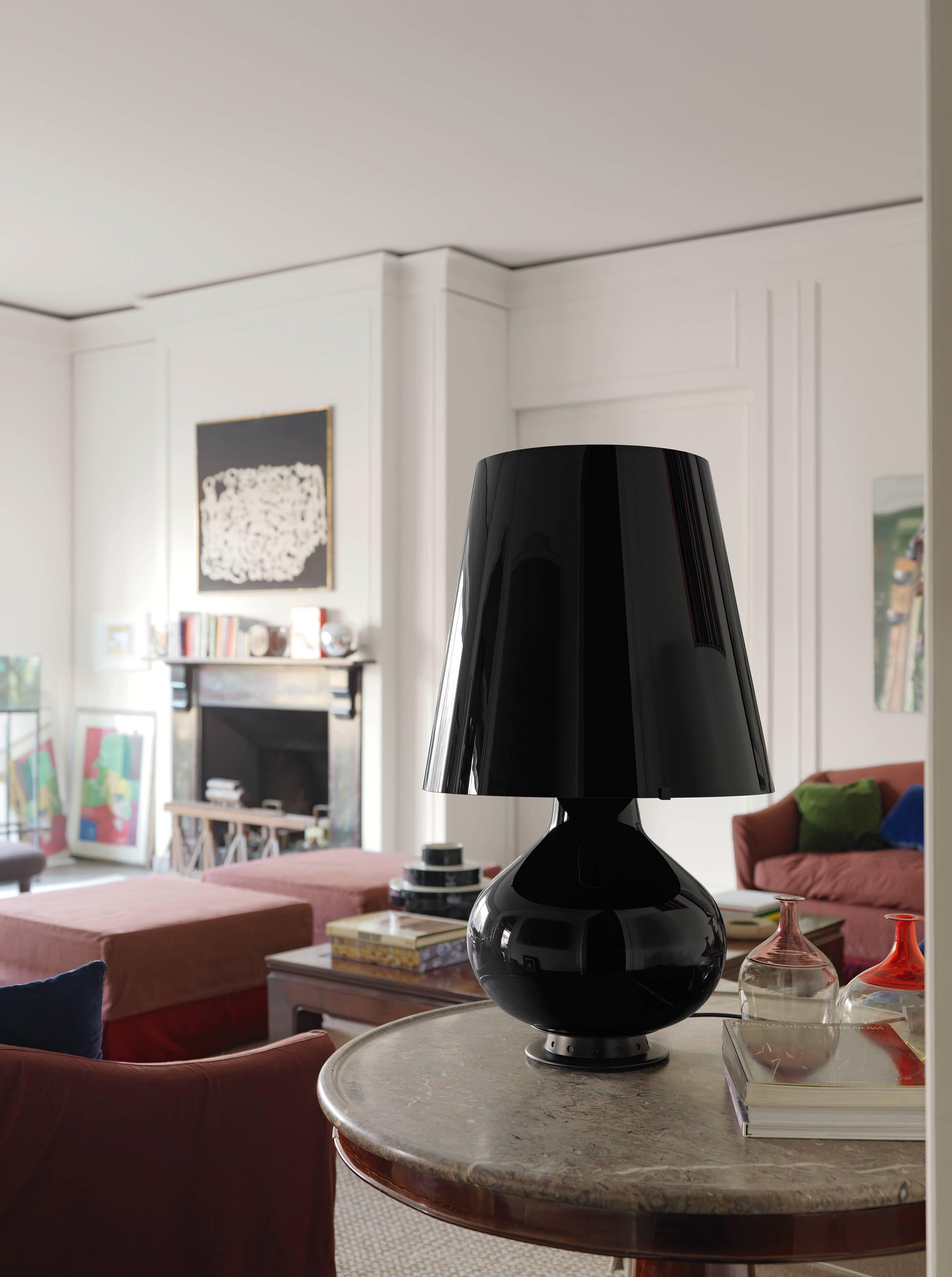 Moderne Max Ingrand Fontana Arte Fontana lampe de bureau noire totale en verre, édition 2014 en vente