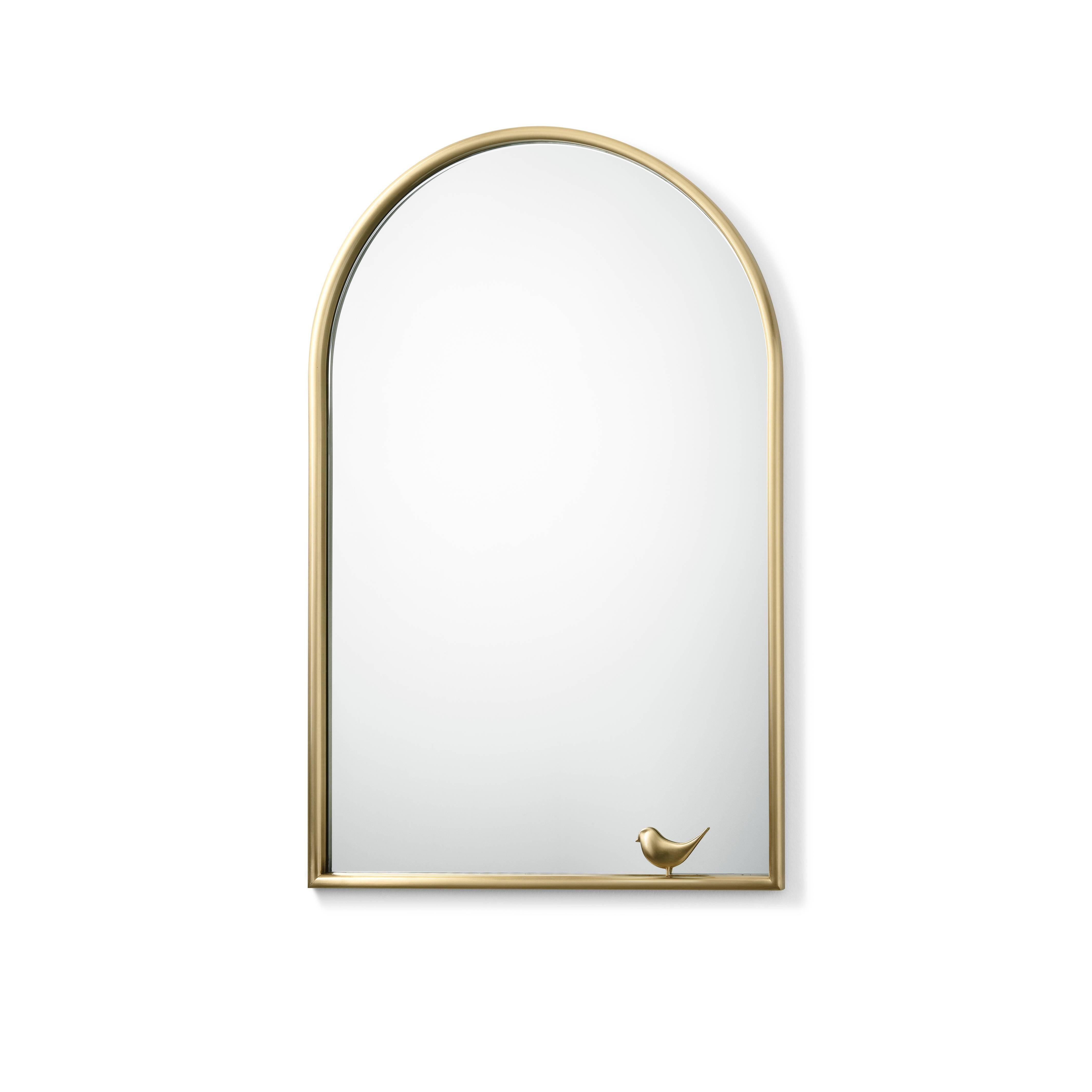 Portrait with little vase brass mirror designed by Elisa Giovannoni

Dimensions: 70 x 100 x 3H cm.