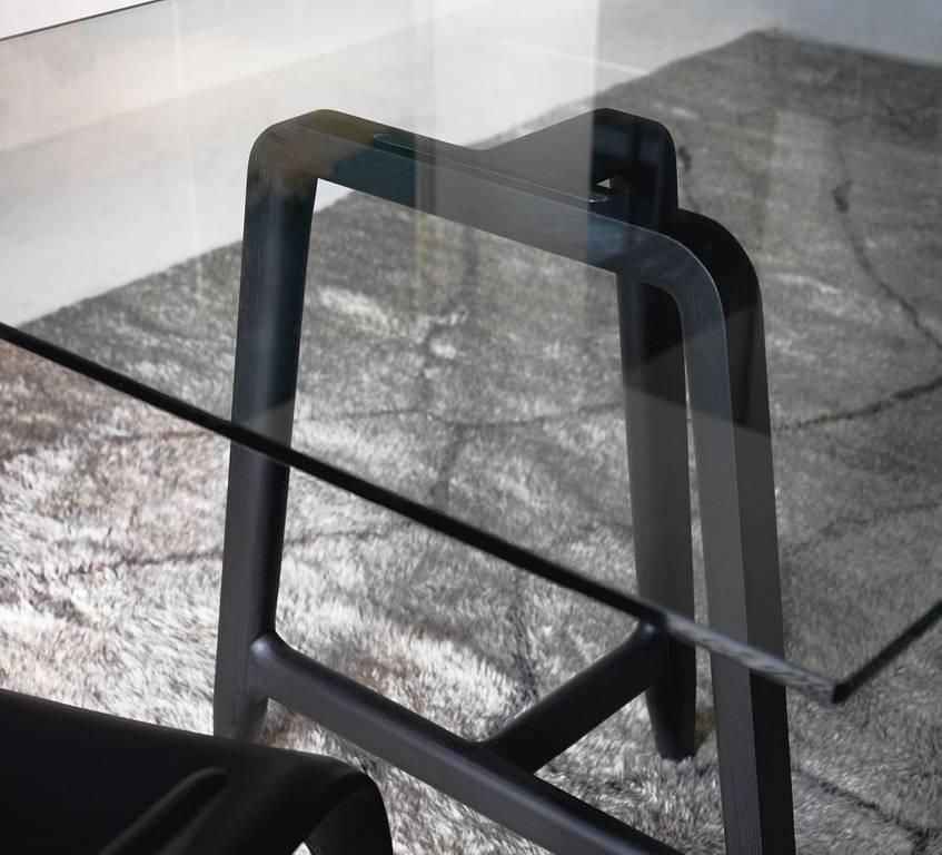 XXIe siècle et contemporain Table « Chevalet » à plateau en verre trempé et base en noyer de L. et R. Palomba pour Driade en vente