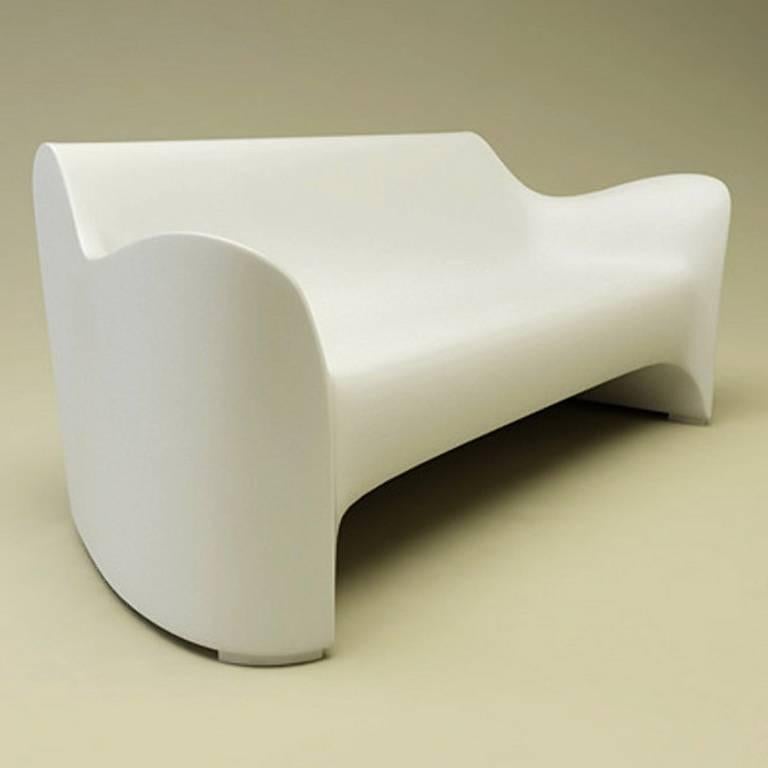Moderne Canapé monobloc « Tokyo- Pop » blanc ou noir conçu par T. Yoshioka pour Driade en vente