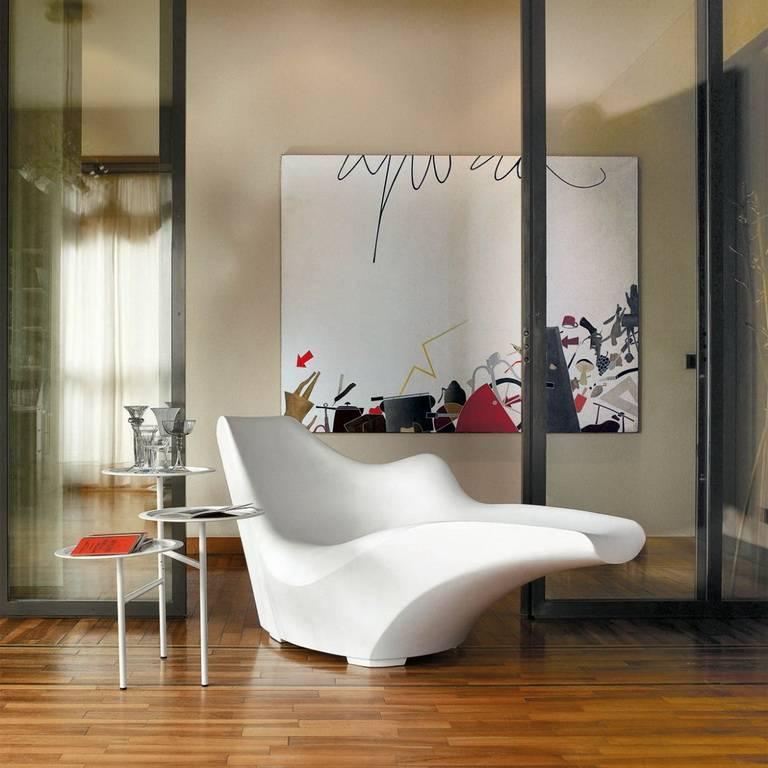 Weißes oder schwarzes Monobloc-Tagesbett „Tokyo-Pop“ entworfen von T. Yoshioka für Driade (Kunststoff) im Angebot