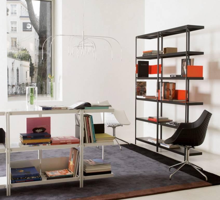 Italiano Libreria alta in acciaio verniciato bianco o nero 