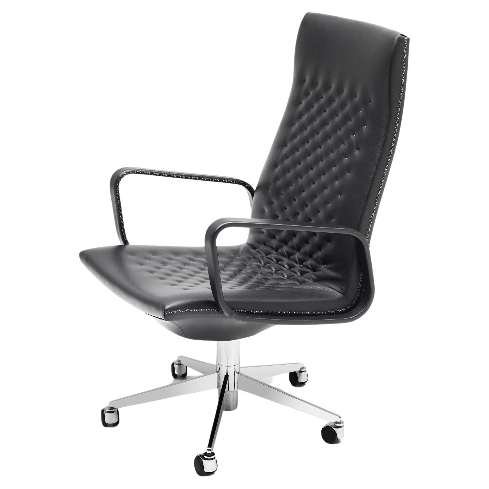 De Sede DS-1051/112 Armchair in Black Leather Upholstery by De Sede Design Team For Sale