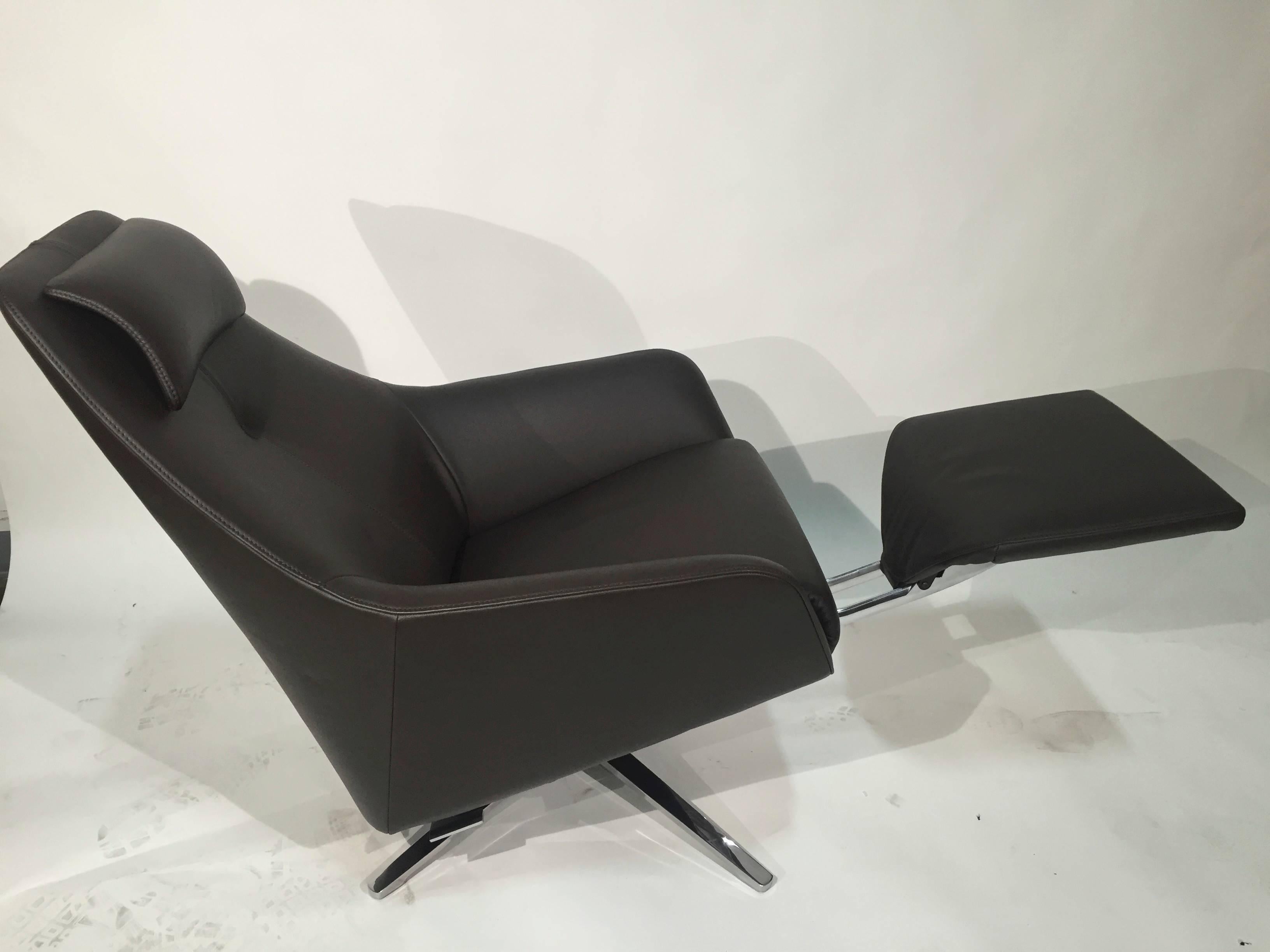 Swiss De Sede DS-277 Armchair with Footrest in Black Upholstery by Christian Werner For Sale