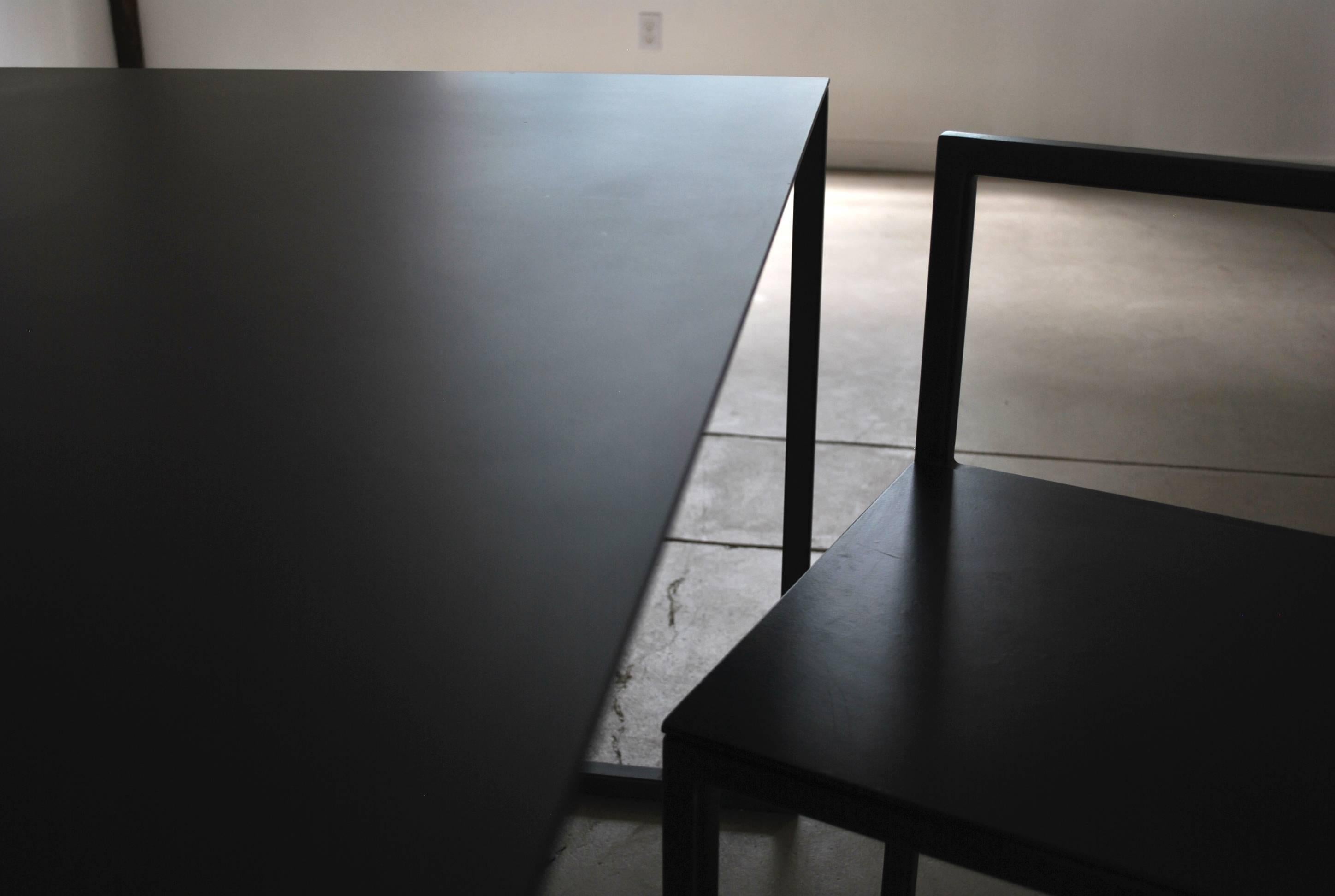 SUPERMETAL-Tisch, entworfen von Chiara Ferrari (Metall) im Angebot