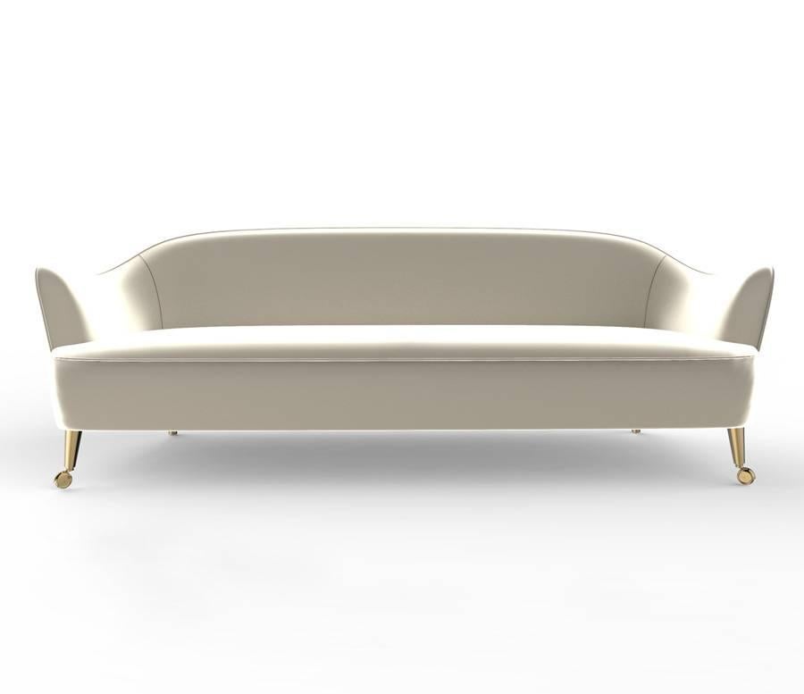 Gilda sofa designed by Lorenza Bozzoli for Spazio Pontaccio.

Structure in solid wood and internal filler in goose feather as a guarantee of quality and comfort.
Gilda is upholstered in refined cotton velvet, available in the colors shown.

It