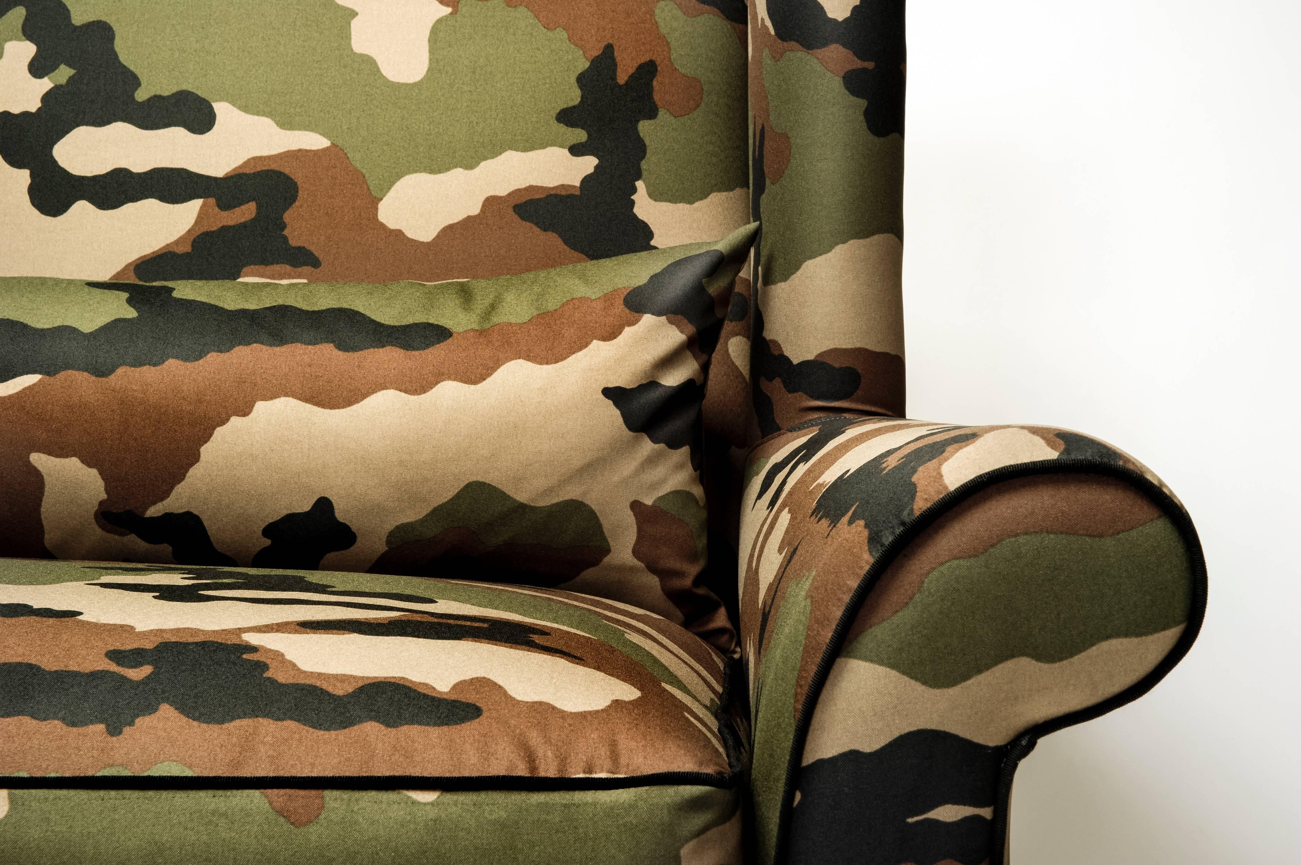 Alexander camouflage loveseat designed by Gianni G. Pellini for Spazio Pontaccio.

Comfortable armchair for two, covered in camouflage cotton fabric, with internal filler in goose feather and hand-sewn finishing piping in contrast. 

Dimensions:
