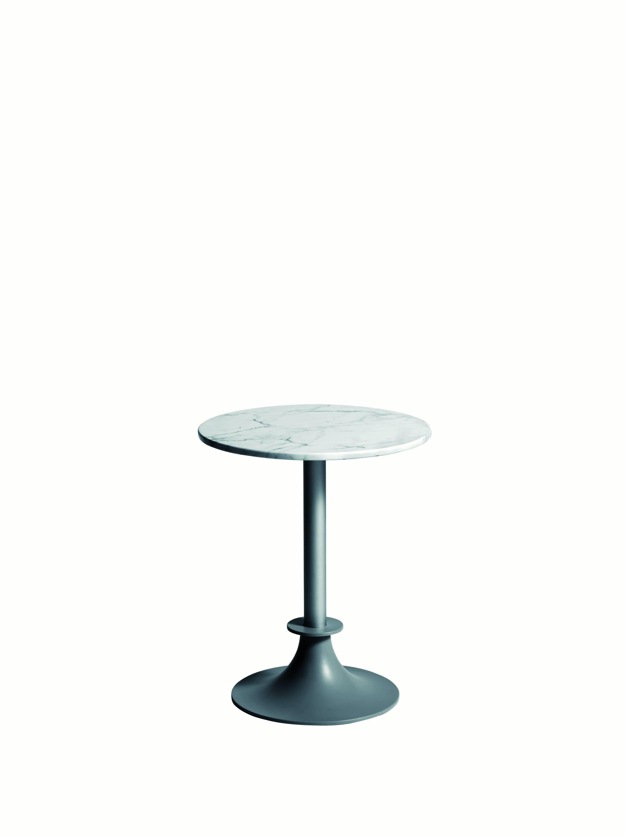 Lord YI-Tische von Philippe Starck, erhältlich mit schwarzer oder weißer Marmorplatte (Italienisch) im Angebot