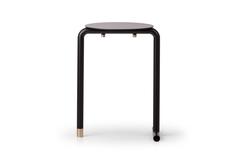 Hocker „ Fabbrica“ entworfen von Omri Revesz und Damian Tatangelo für Mingardo