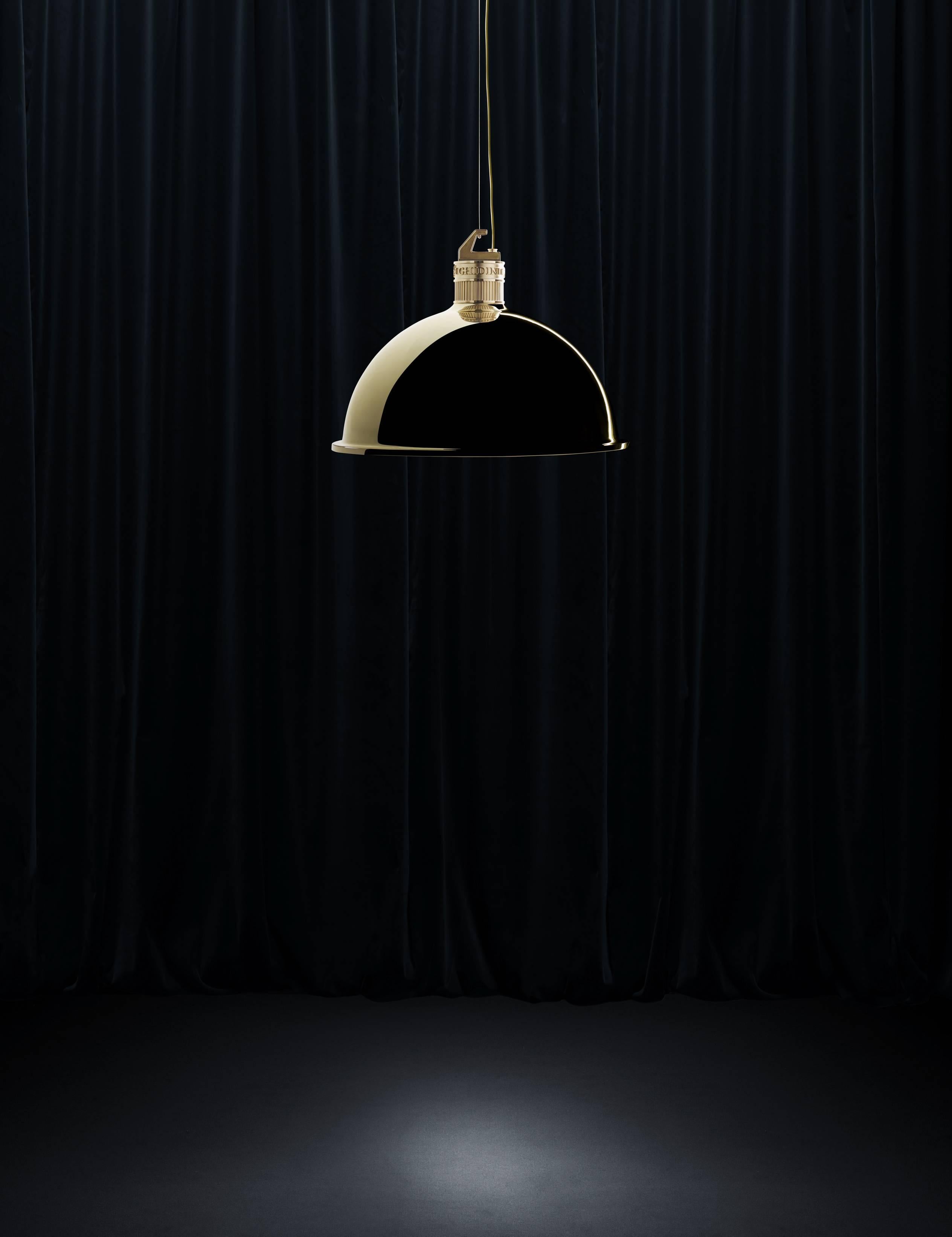 Suspension light in polished brass designed by Elisa Giovannoni.

Diameter: ø 31.5