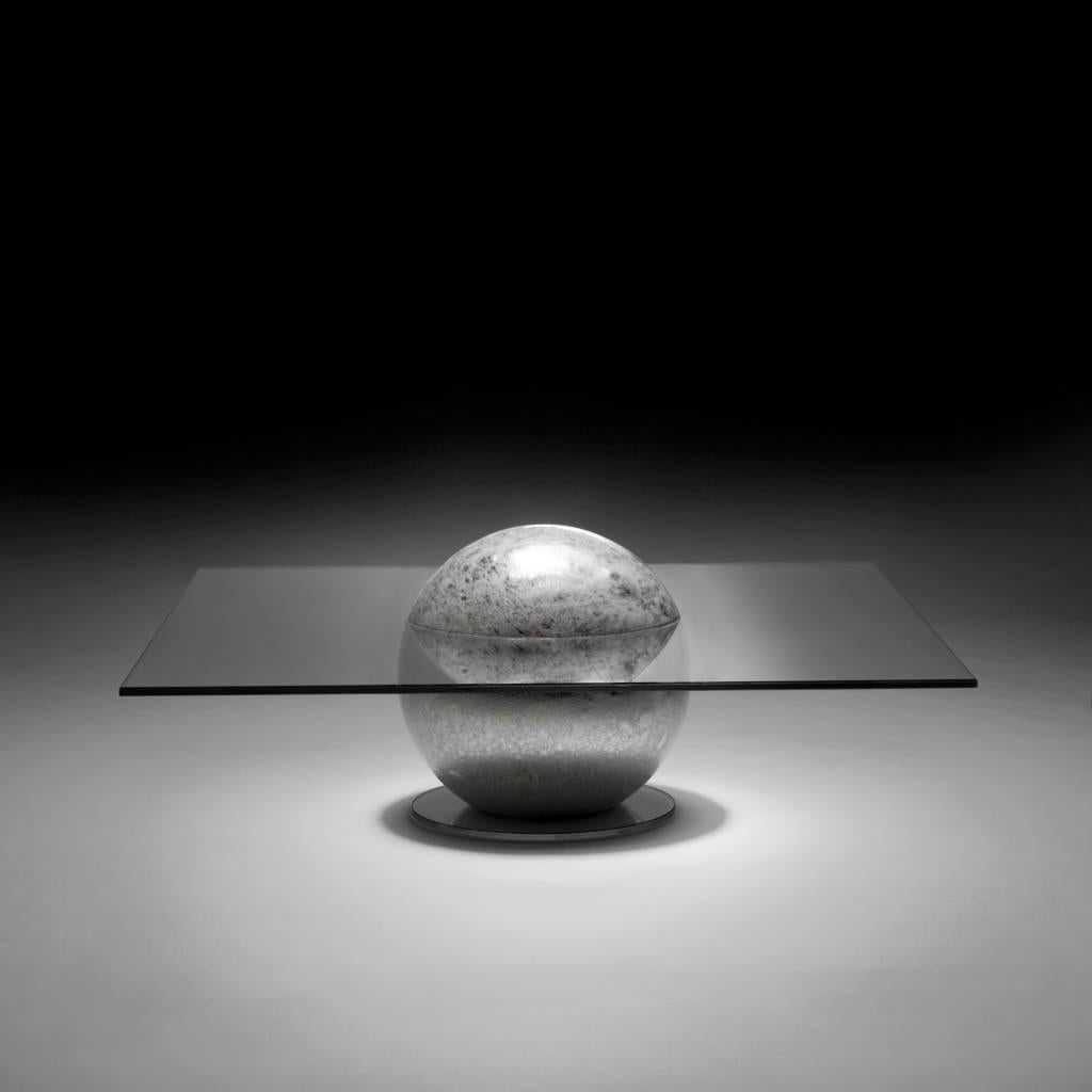 LA Luna art table by Liana Yaroslavsky

Murano glass blown sphere with “pullegoso” effect, mirrored on the Inside

Dimensions : 1100 x 1100 x 330 mm

 