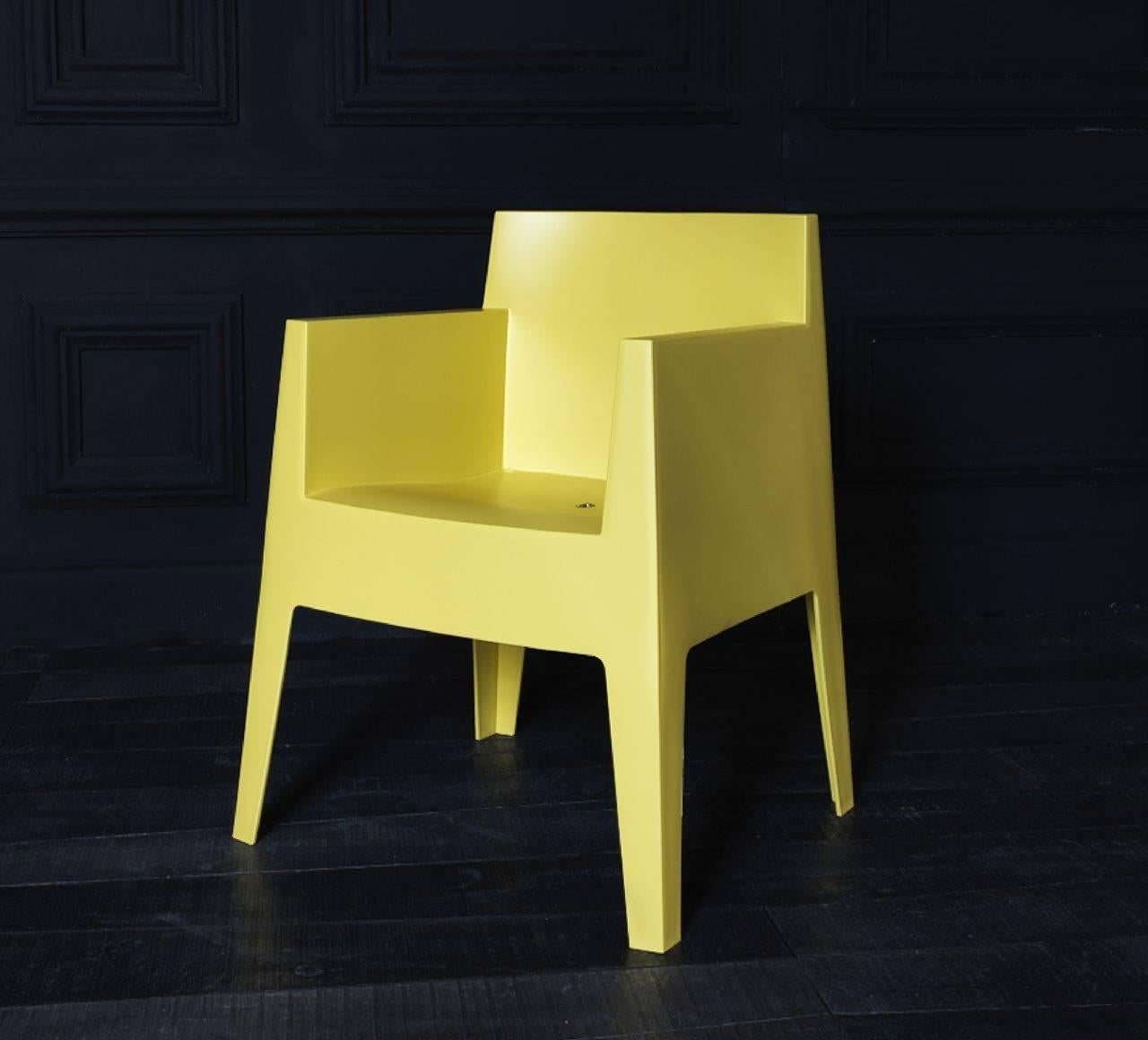 „Toy“ Senfgelber oder carnation Stapelbarer Sessel von P. Starck für Driade (Italienisch) im Angebot