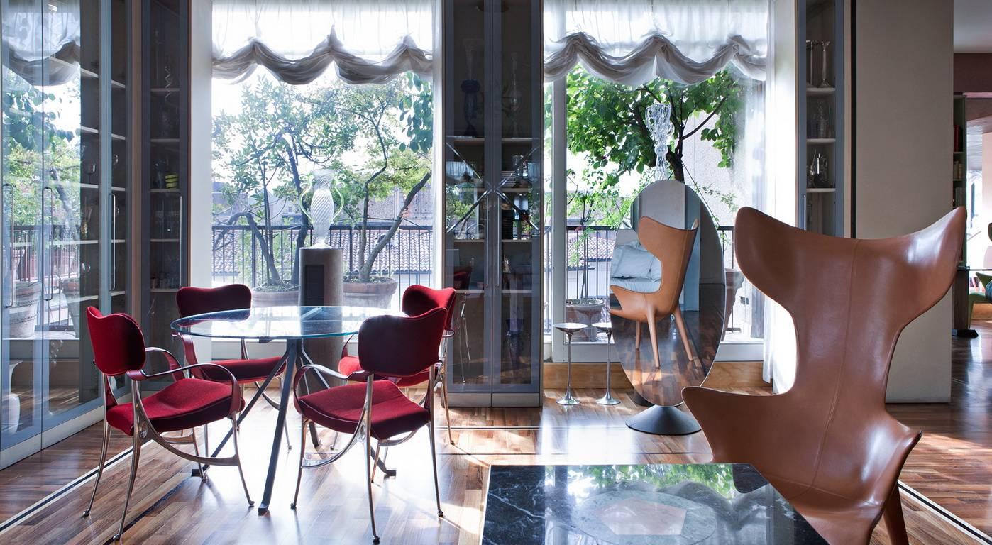 „Psiche“-Tisch und Spiegel, entworfen von Philippe Starck für Driade im Angebot 1