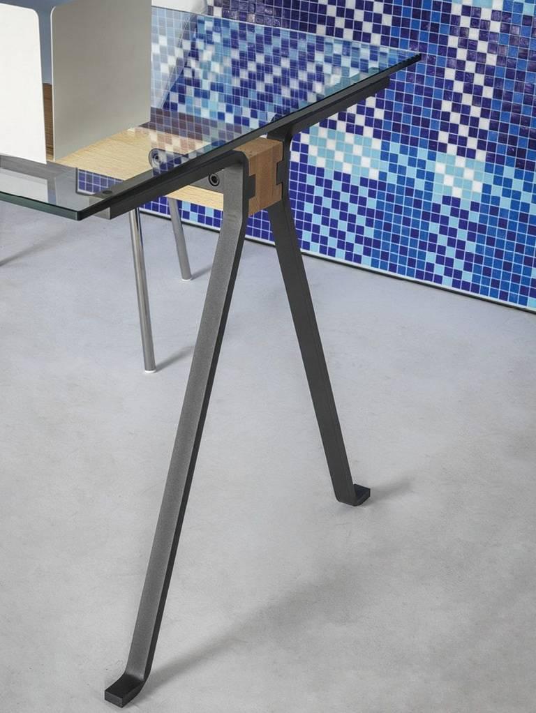 Table en bois de tilleul et acier avec plateau en verre trempé « Frame » de E. Mari pour Driade en vente 2