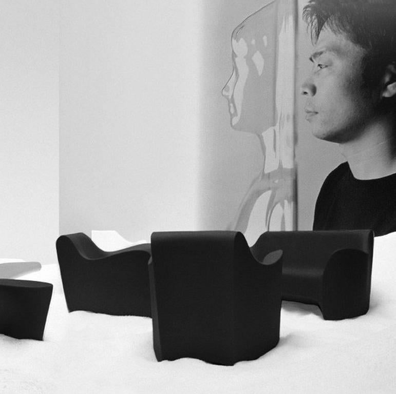 Fauteuil monobloc « Tokyo- Pop » blanc ou noir conçu par T. Yoshioka pour Driade Neuf - En vente à Brooklyn, NY