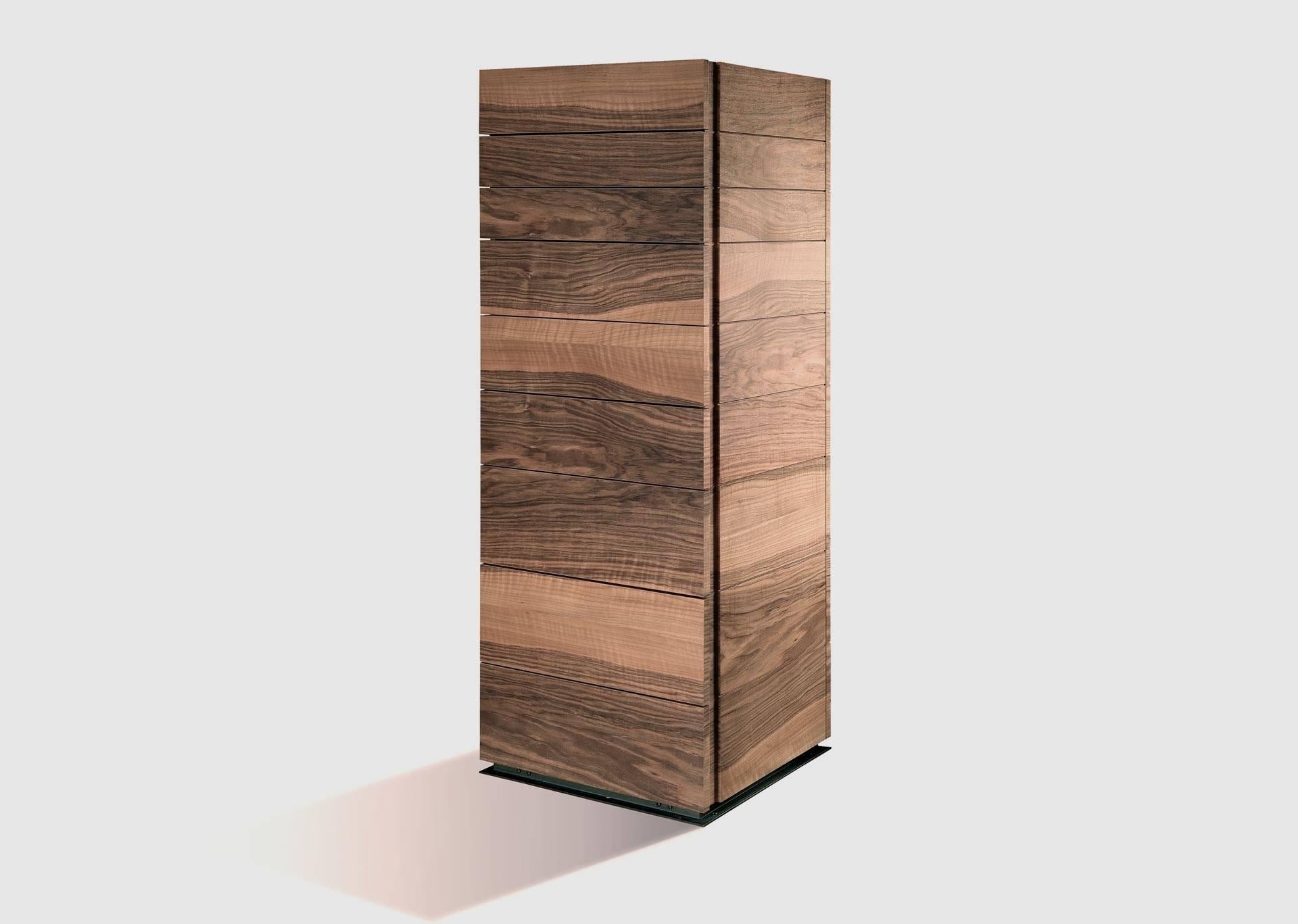 „Tecnica“ Kommode aus hohem Nussbaumholz mit neun Schubladen von Jaume Tresserra für Dessie' (Moderne) im Angebot