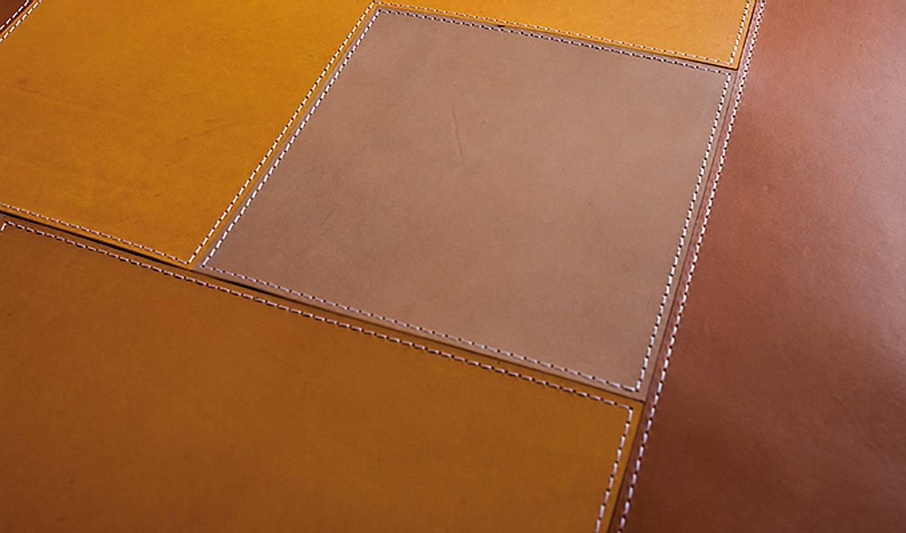 Tapis en cuir « Mathe » 3 » conçu par Nestor Perkal pour Oscar Maschera Neuf - En vente à Brooklyn, NY