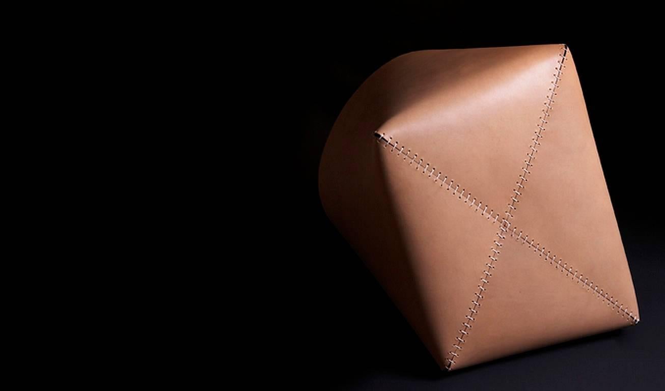 XXIe siècle et contemporain Panier en cuir « Giulia » avec poignées conçu par C. Bouchard pour Oscar Maschera en vente