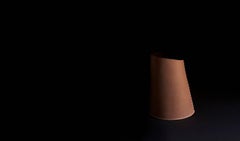 Récipient en cuir « roum » conçu par Claude Bouchard pour Oscar Maschera