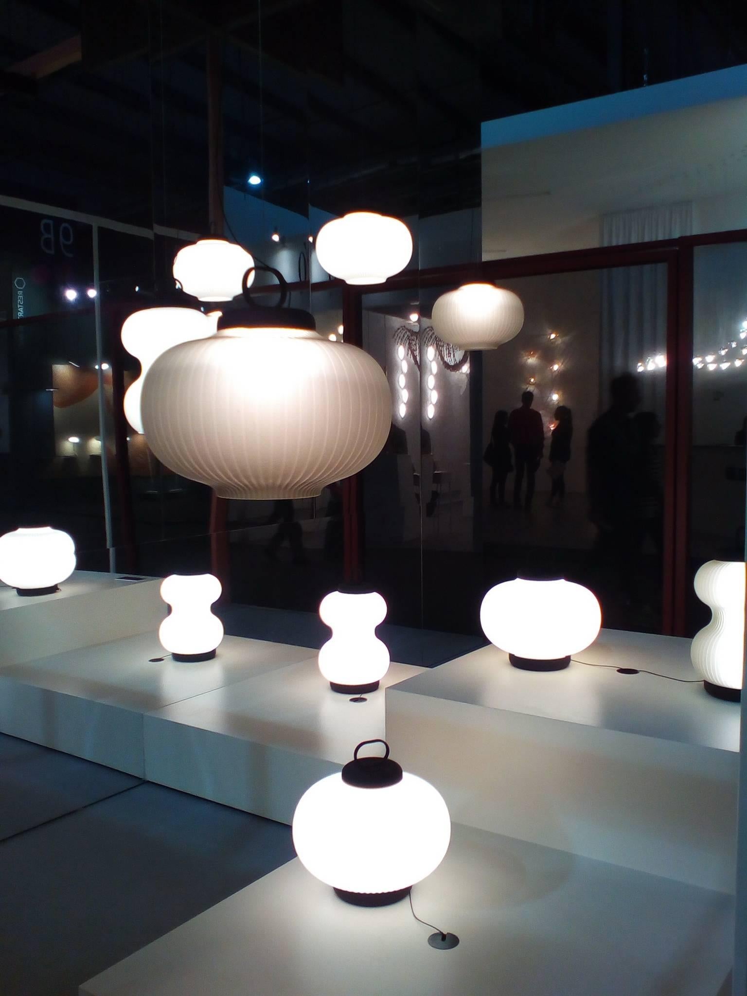 Moderne Lampe de bureau large en verre soufflé Kanji, conçue par Denis Guidone pour Fontana Arte en vente