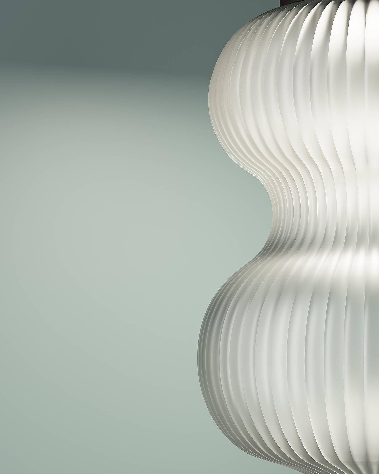 Moderne Lampe à suspension Kanji en verre soufflé, conçue par Denis Guidone pour FontanaArte en vente