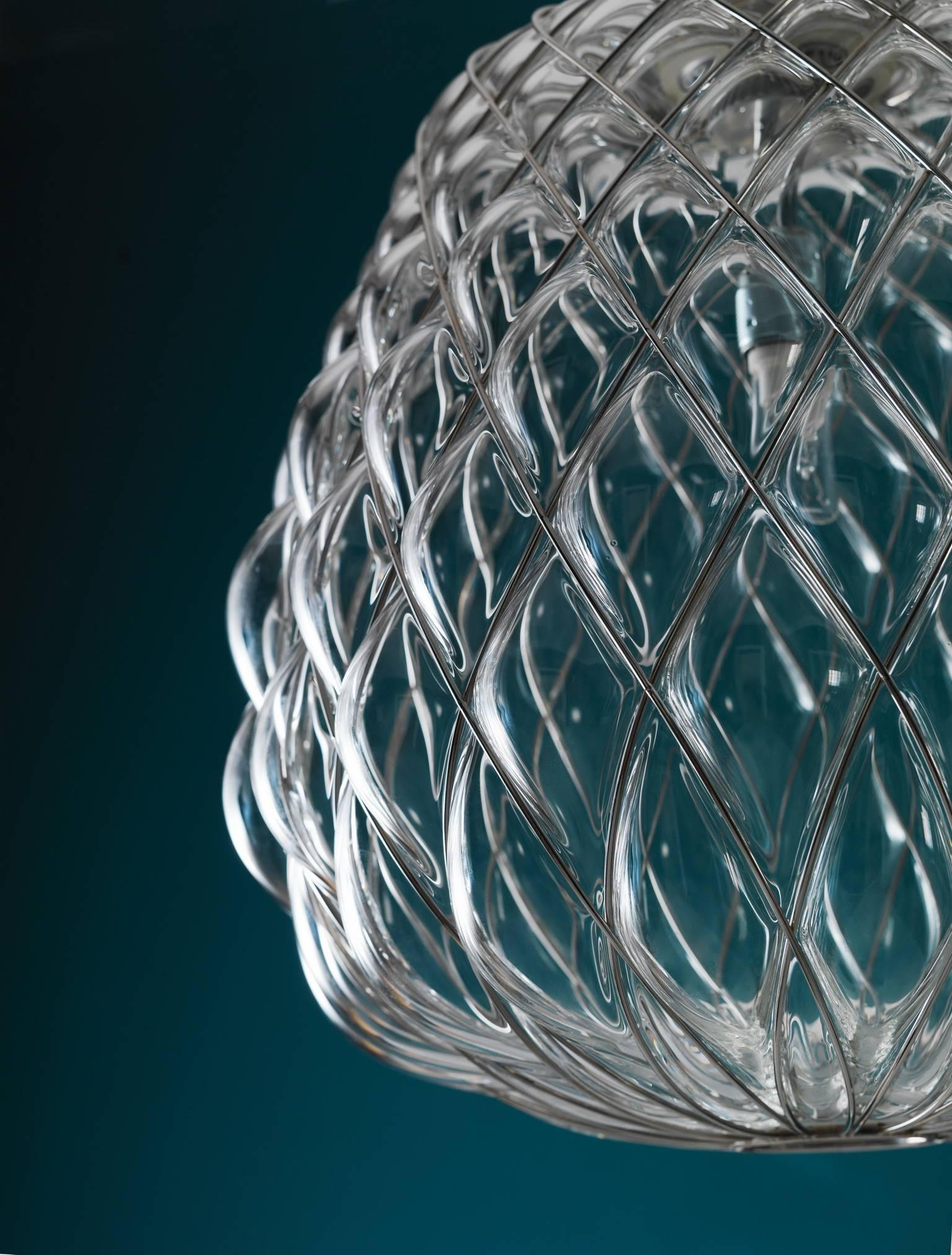 Moderne Petite lampe suspendue Fontana Arte « Pinecone » en verre soufflé conçue par Paola Navone en vente
