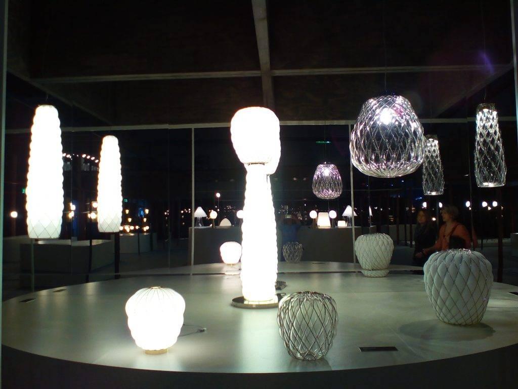 Métal Petite lampe suspendue Fontana Arte « Pinecone » en verre soufflé conçue par Paola Navone en vente
