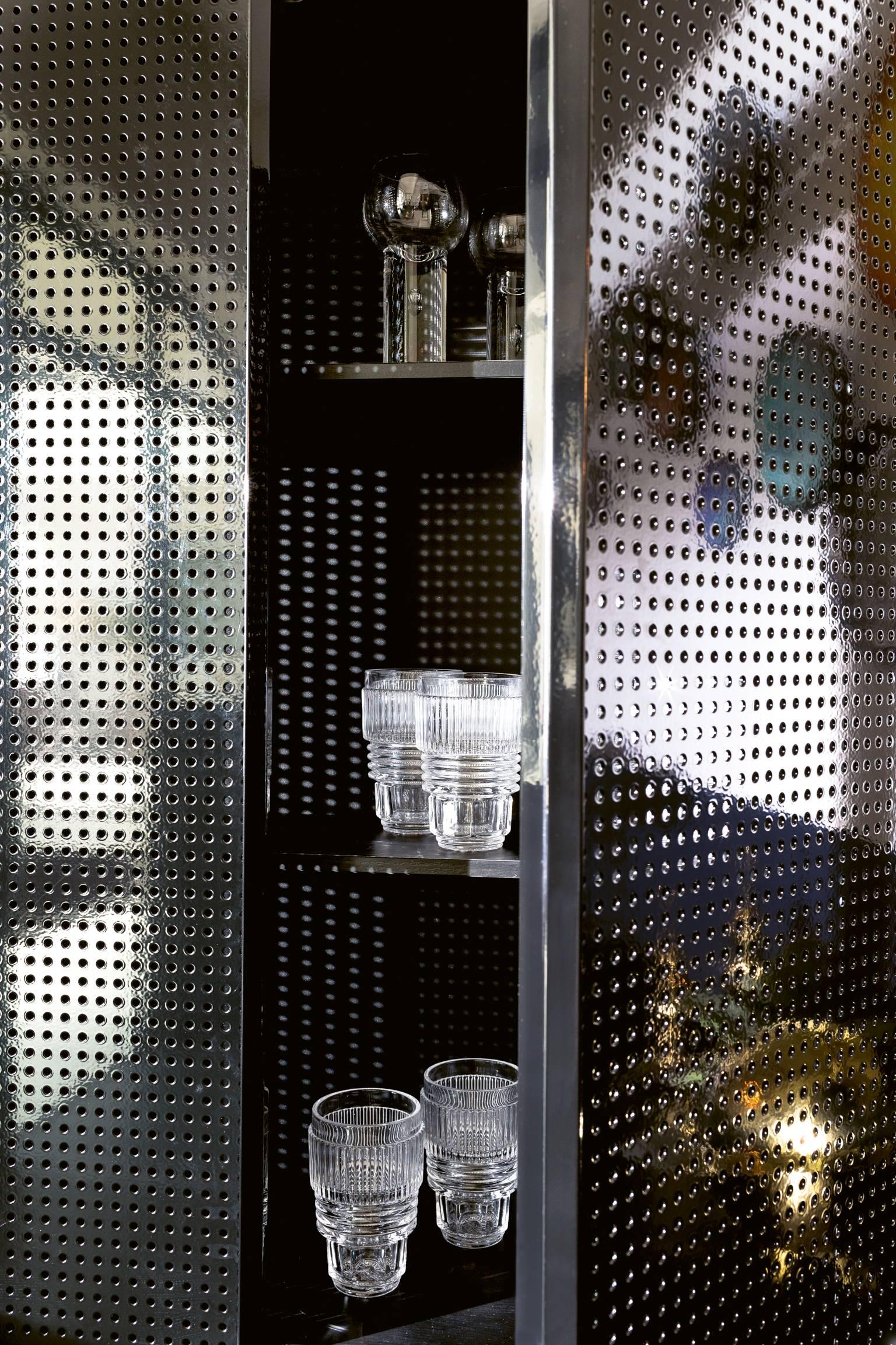 Meuble de bar « Perf » en acier verni de Moroso pour Diesel en vente 2
