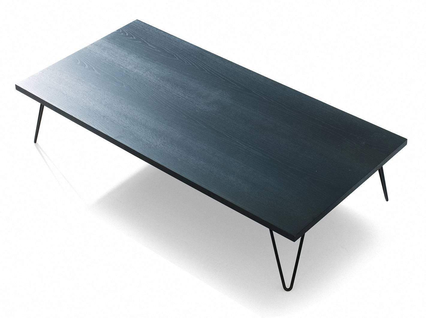 „Overdyed“ Tisch aus anilinfarbener gefärbter Esche mit furnierter Platte und Stahlfuß von Moroso für Diesel (Lackiert) im Angebot