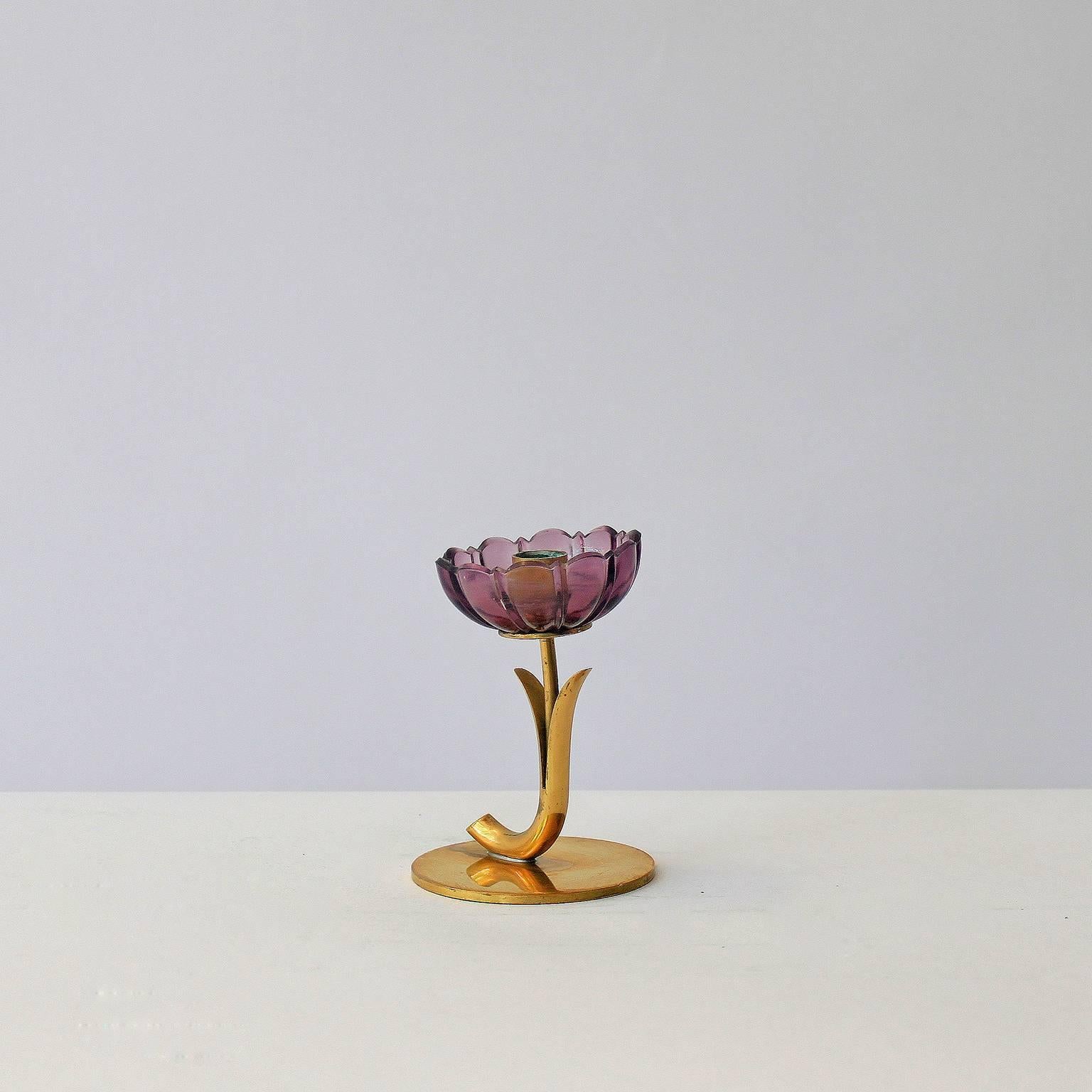 One Delicate Gunnar Ander Purple Flower Candleholder In Good Condition In Brussels, BE